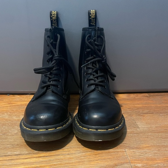 Black Doc martens - Picture 6 of 6